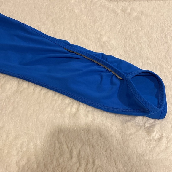 Lululemon Royal Blue 3/4 Capri Leggings Size 4 Reflective Stripe Excellent Cond. - Picture 5 of 10